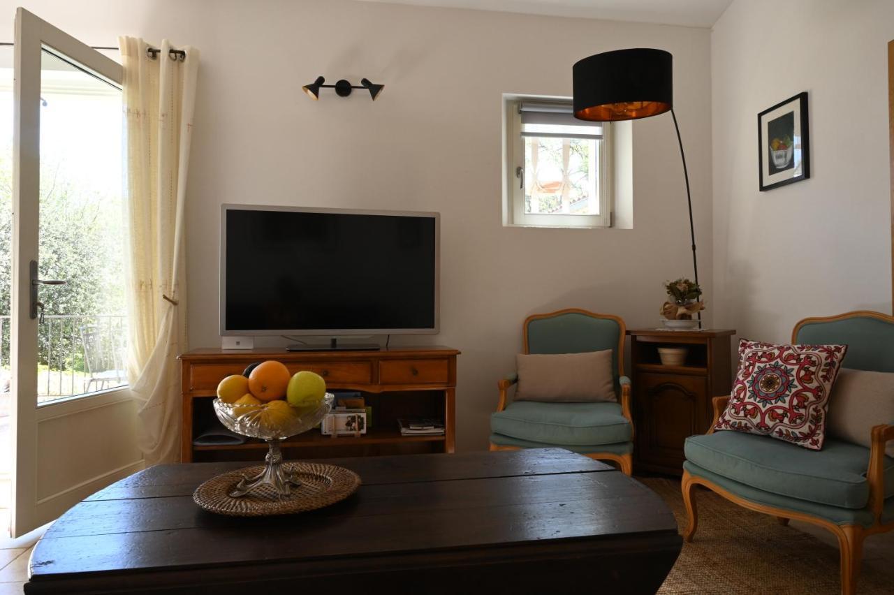 Gite Bienvenue Chez Nous Менерб Экстерьер фото